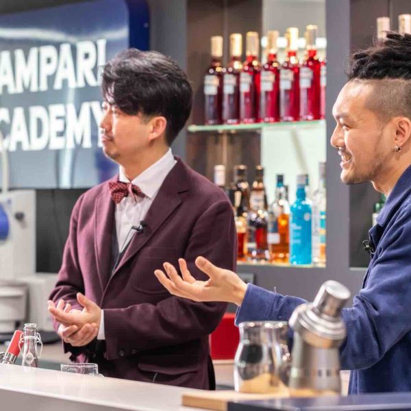 Los bartenders Takuma Watanabe y Gn Chan