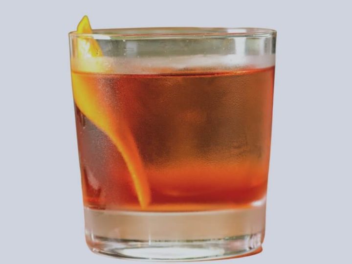 Cóctel Americano. Negroni con agua mineral.