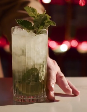 CAMPARI ACADEMY VIDEO WILLIAMINE MOJITO